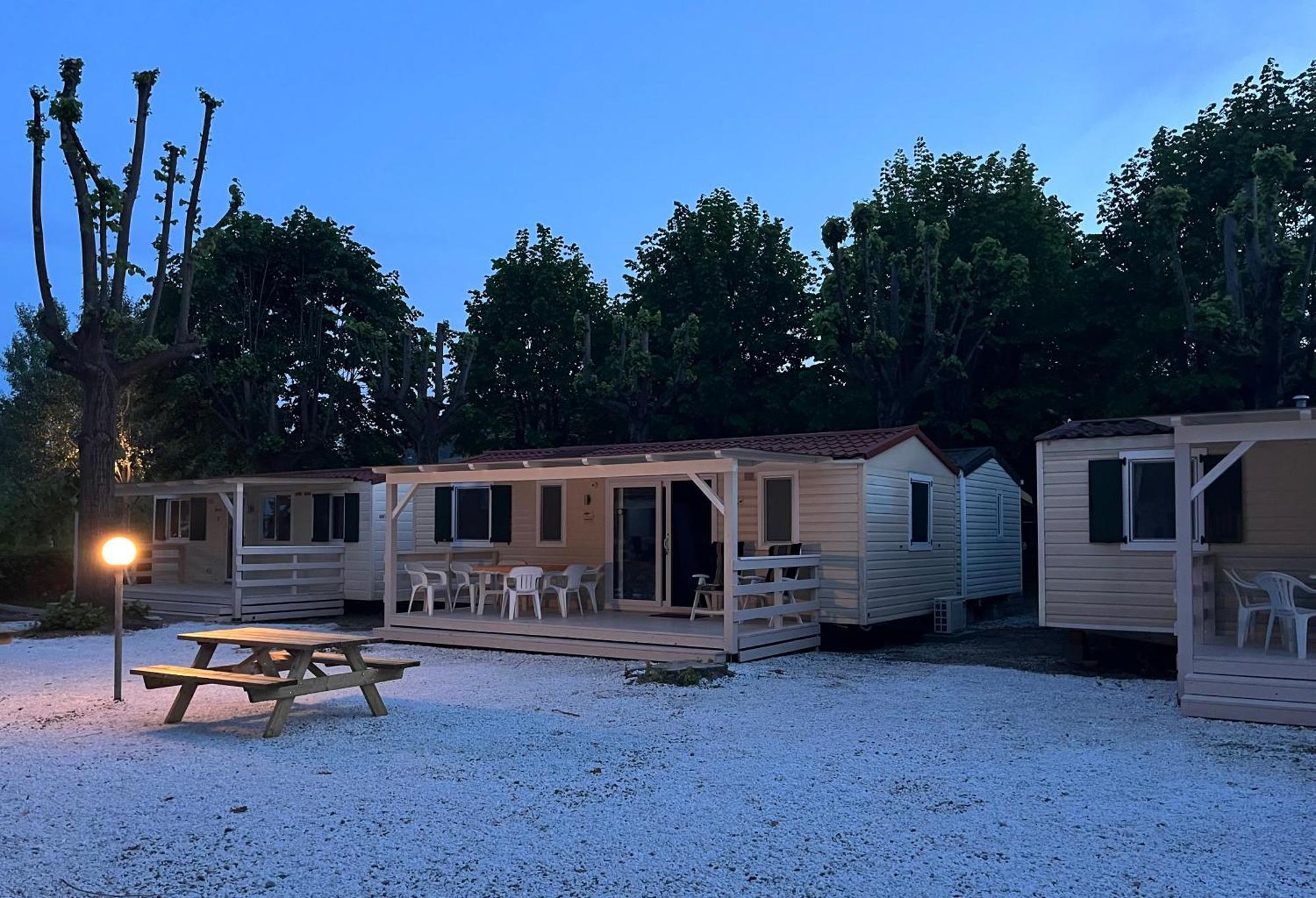 Chalet Camping River Italie Met 2 Slaapkamers Ameglia Ngoại thất bức ảnh